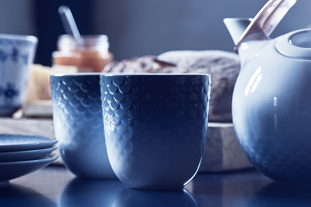 Two HAV Thermal Mugs and the HAV Teapot on a breakfast table